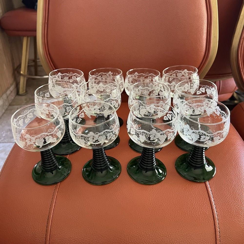 Vtg. Luminarc Green Rib Beehive France Etched Grapevine Glasses 4.5" lot of 12
